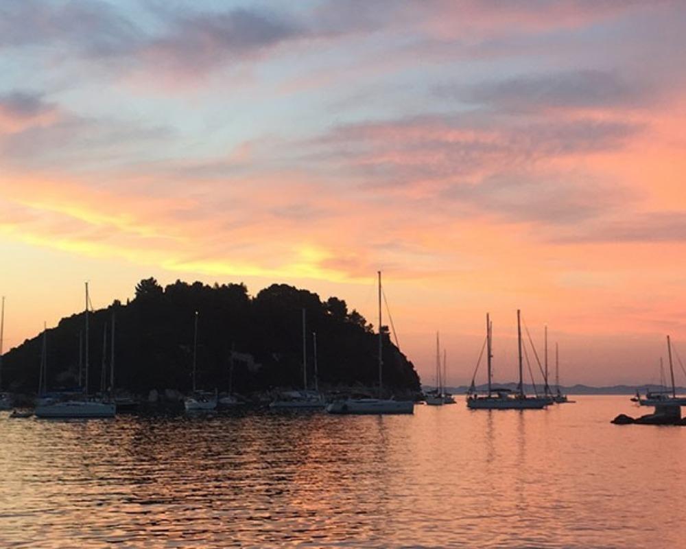 Yunanistan’da Yelkenli ile Gidebileceğiniz Adalar