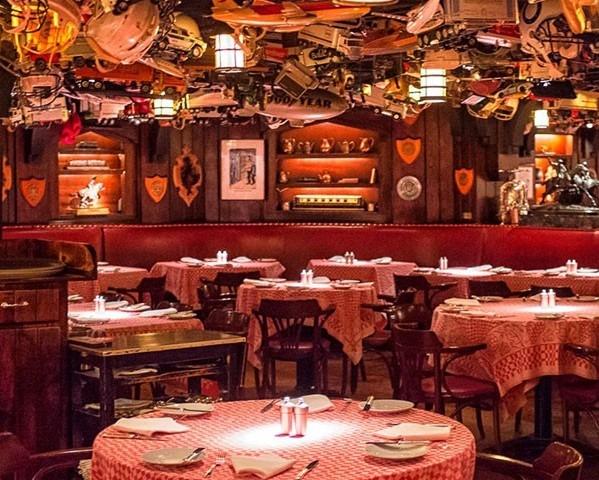 21 Club: New York City’de Tarihle Beraber Yaşayan Bir Alan