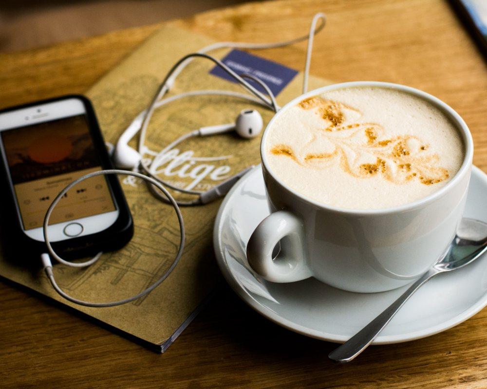 Dinlenmesi Gereken Türkçe ve Yabancı Podcast Önerileri