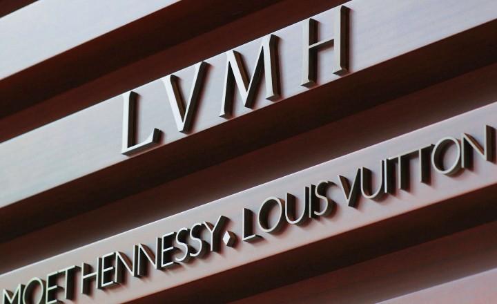 Lüks Devlerin Oyun Alanına mı Dönüşüyor?