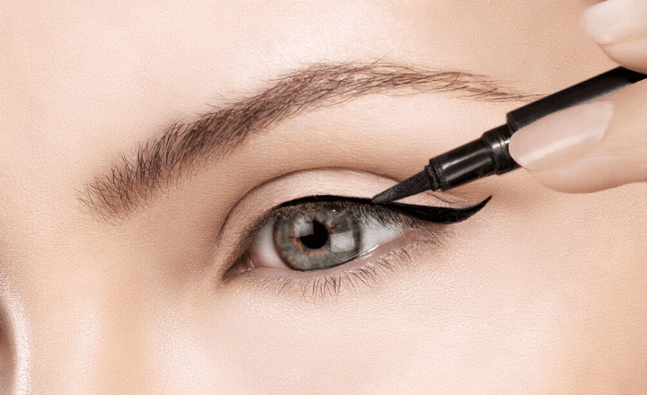 Koronavirüs Sonrası Güzellikte Eyeliner Dönemi Mi Başlıyor?