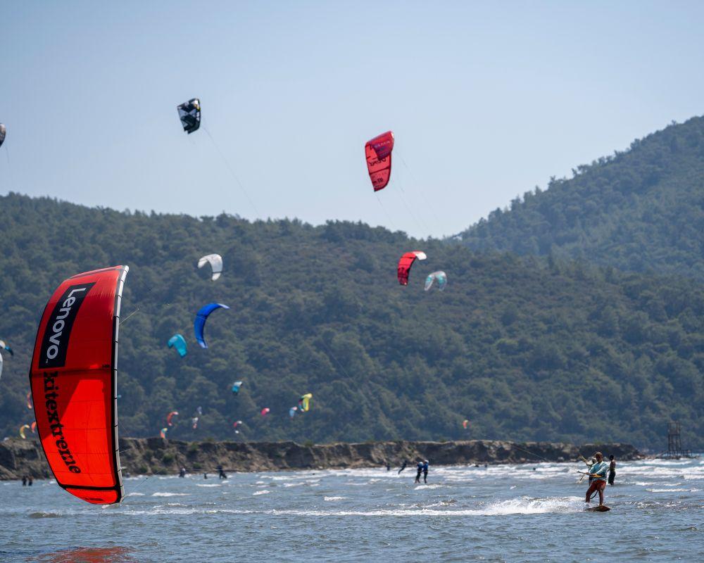 Kite Surf ile Tatilinize Adrenalin Ekleyin