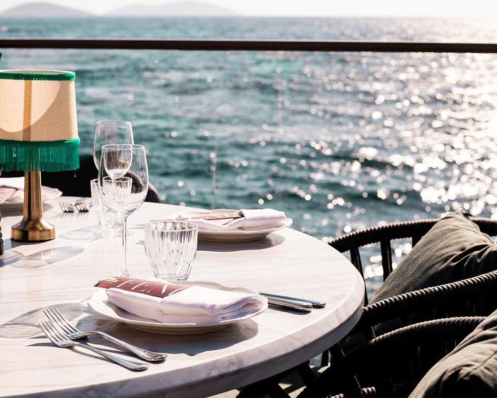 Fenix Bodrum: Lezzet ve Eğlence Bir Arada