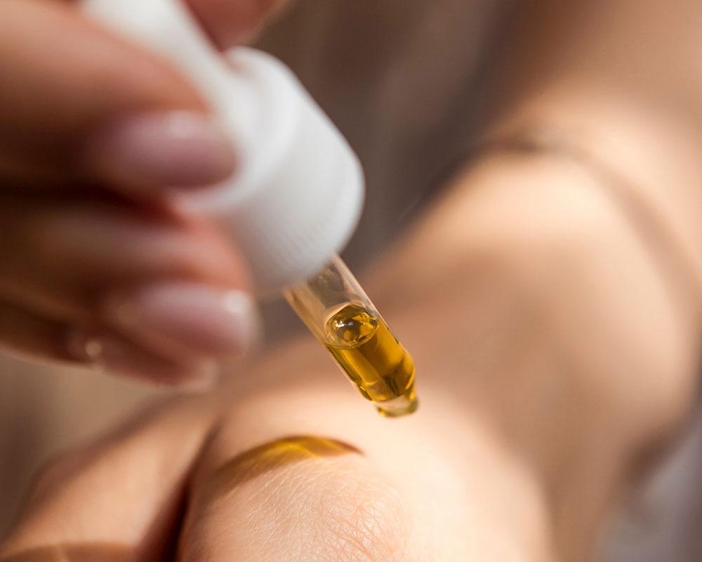 CBD Yağı: Cilt Bakımında Devrim Yaratan İçerik