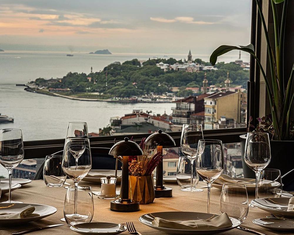İstanbul’un Eşsiz Manzarasının Tadını Çıkaracağınız Restoranlar