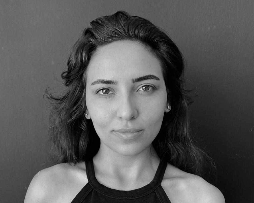 Sanatçı Sohbetleri: Merve Karakoç ile “Otoportre” Üzerine